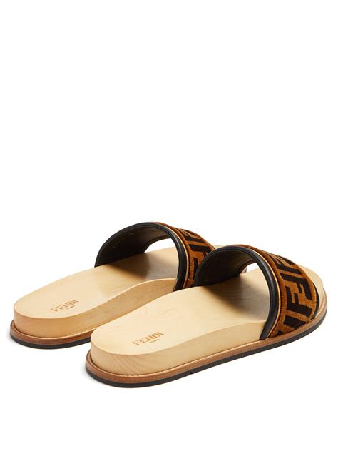 claquette fendi fourrure